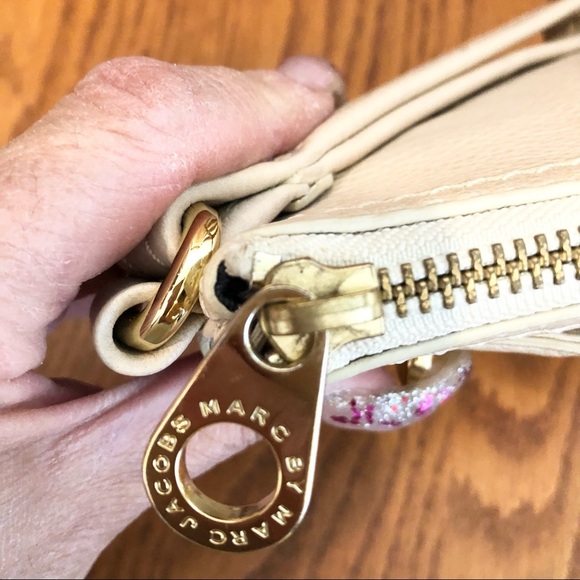 Marc by Marc Jacobs Off White Wristlet - Picture 10 of 10